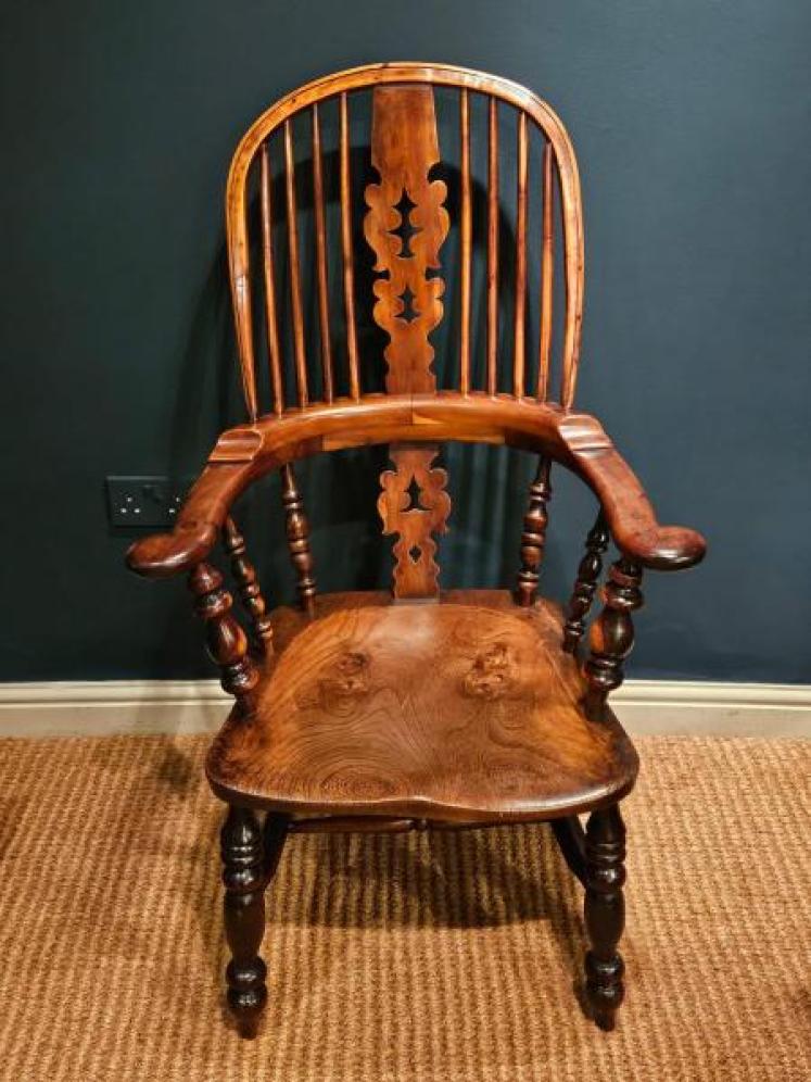Victorian Yew and Elm Windsor Chair - Image 2