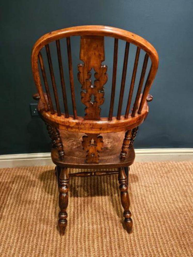 Victorian Yew and Elm Windsor Chair - Image 4