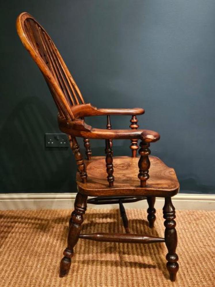 Victorian Yew and Elm Windsor Chair - Image 5