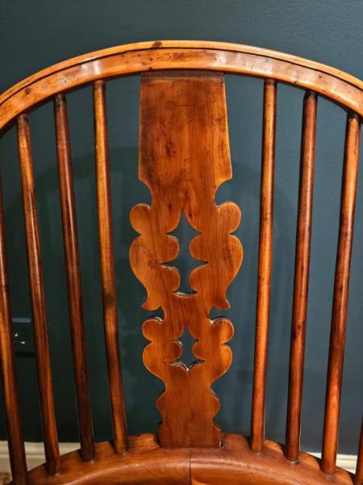 Victorian Yew and Elm Windsor Chair - Image 6
