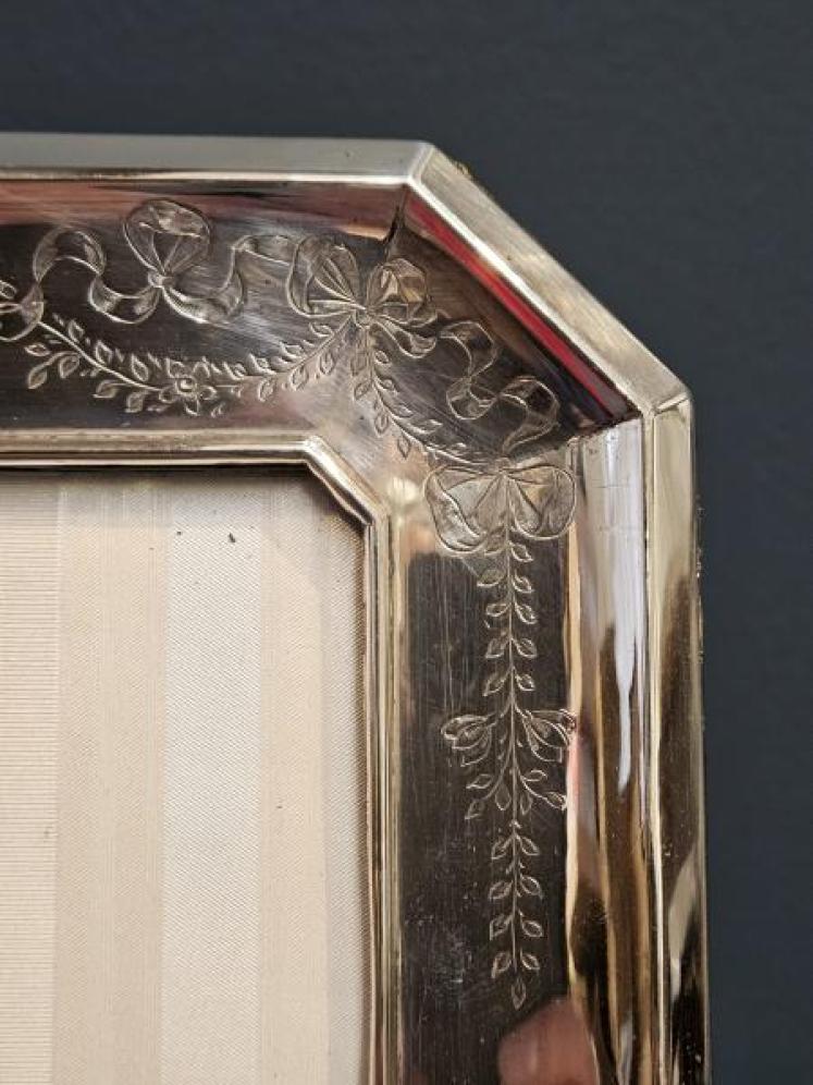 Superb Victorian Engraved Silver Portrait Sized Photo Frame - Image 5