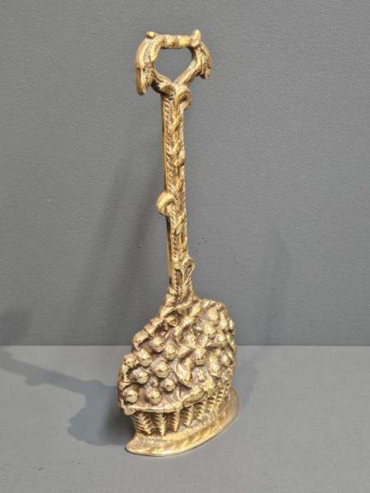 Victorian Brass Fruit Basket Door Stop - Image 3
