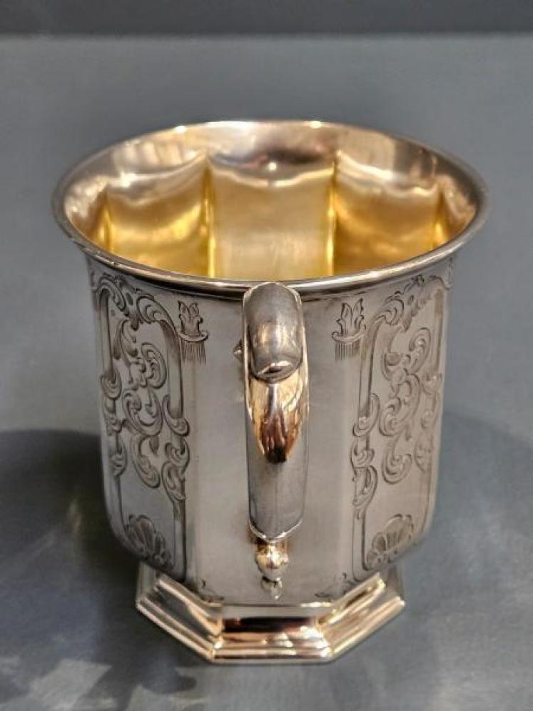 Early Victorian Engraved Silver 5.5 troy oz Mug - Image 3
