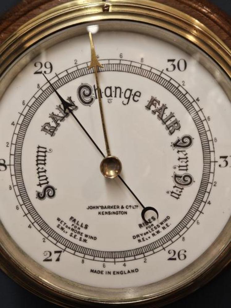 Victorian Brass Bulk Head Ships Barometer - Image 4