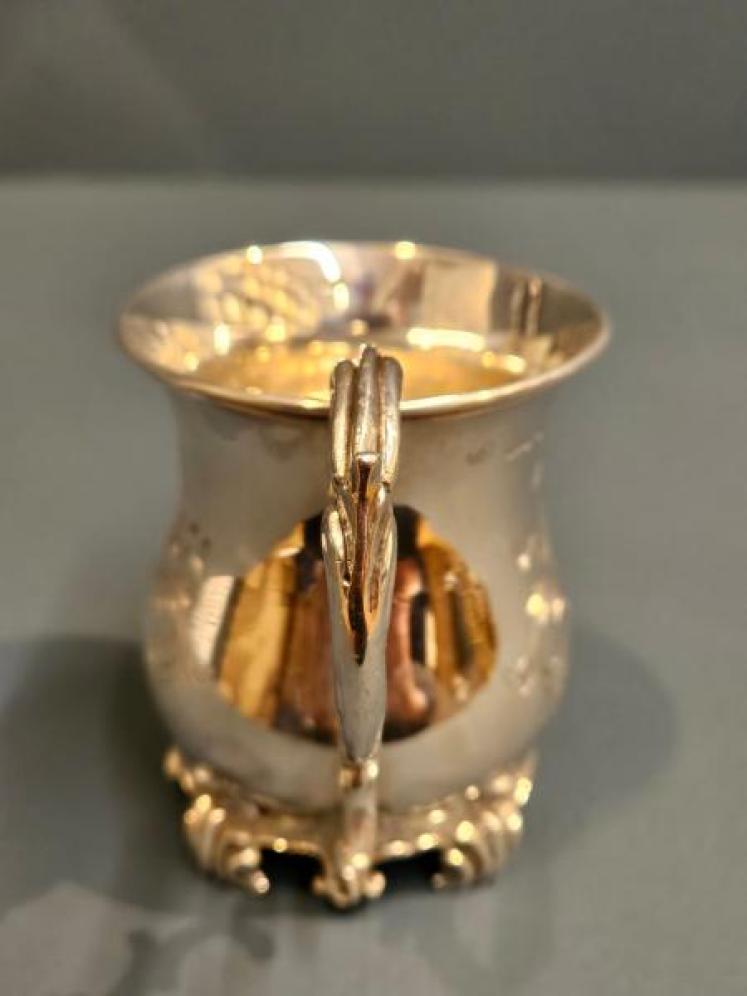 Fine Quality Victorian Silver 5.1 Troy Oz Mug - Image 2