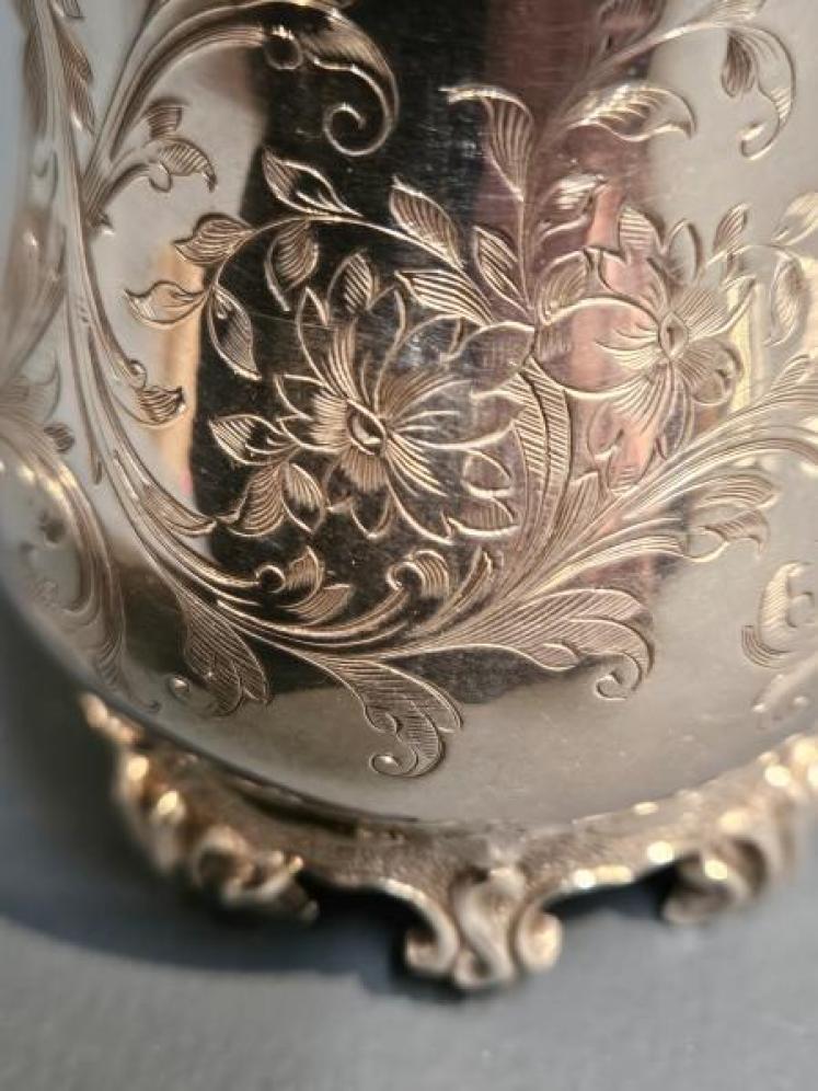 Fine Quality Victorian Silver 5.1 Troy Oz Mug - Image 3