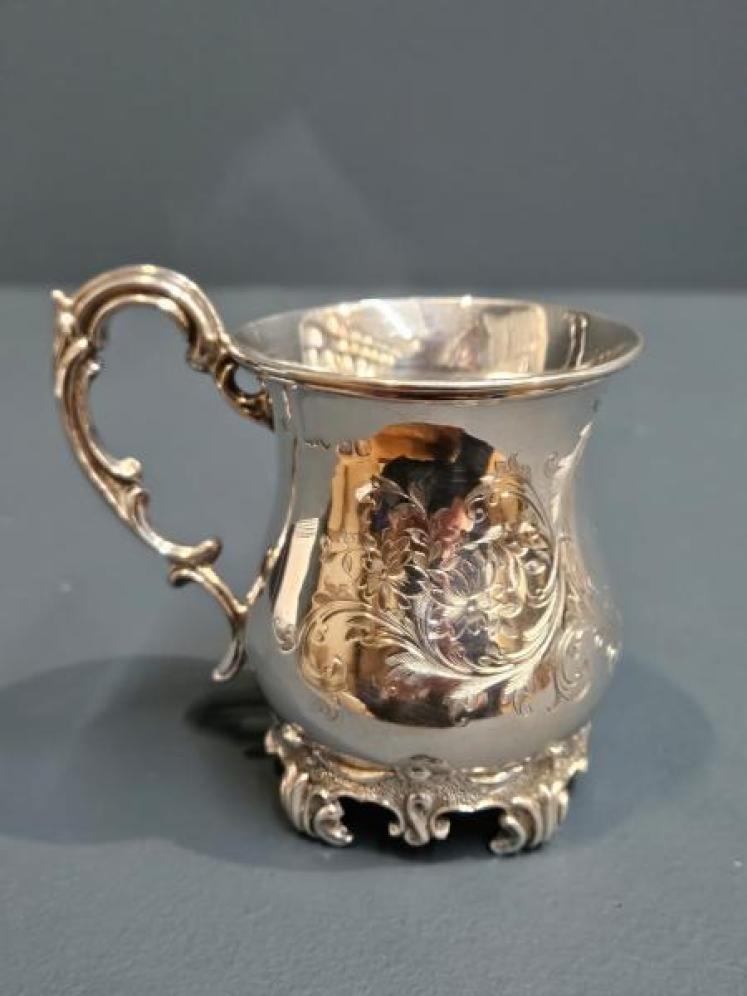 Fine Quality Victorian Silver 5.1 Troy Oz Mug - Image 6