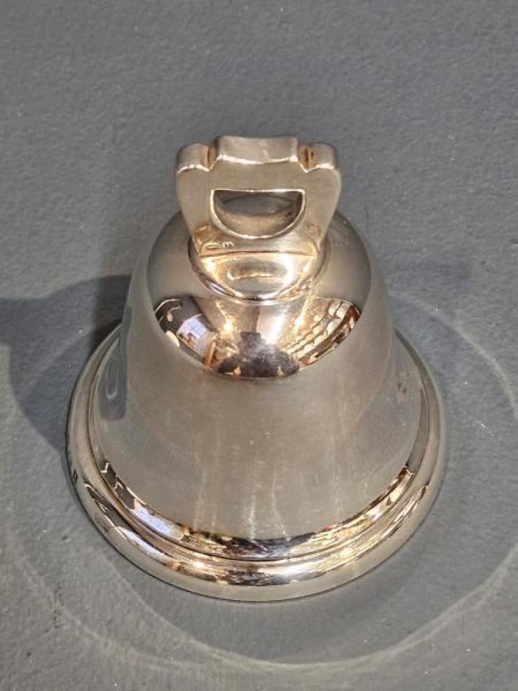 Edwardian Aspreys Cast Silver Table Bell - Image 3