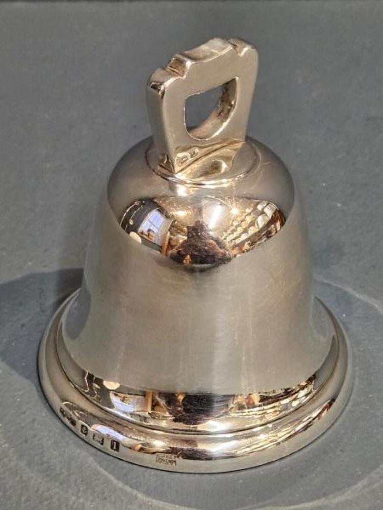 Edwardian Aspreys Cast Silver Table Bell - Image 4