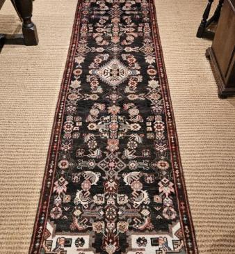 Persian Herix 9' Pure Wool Runner