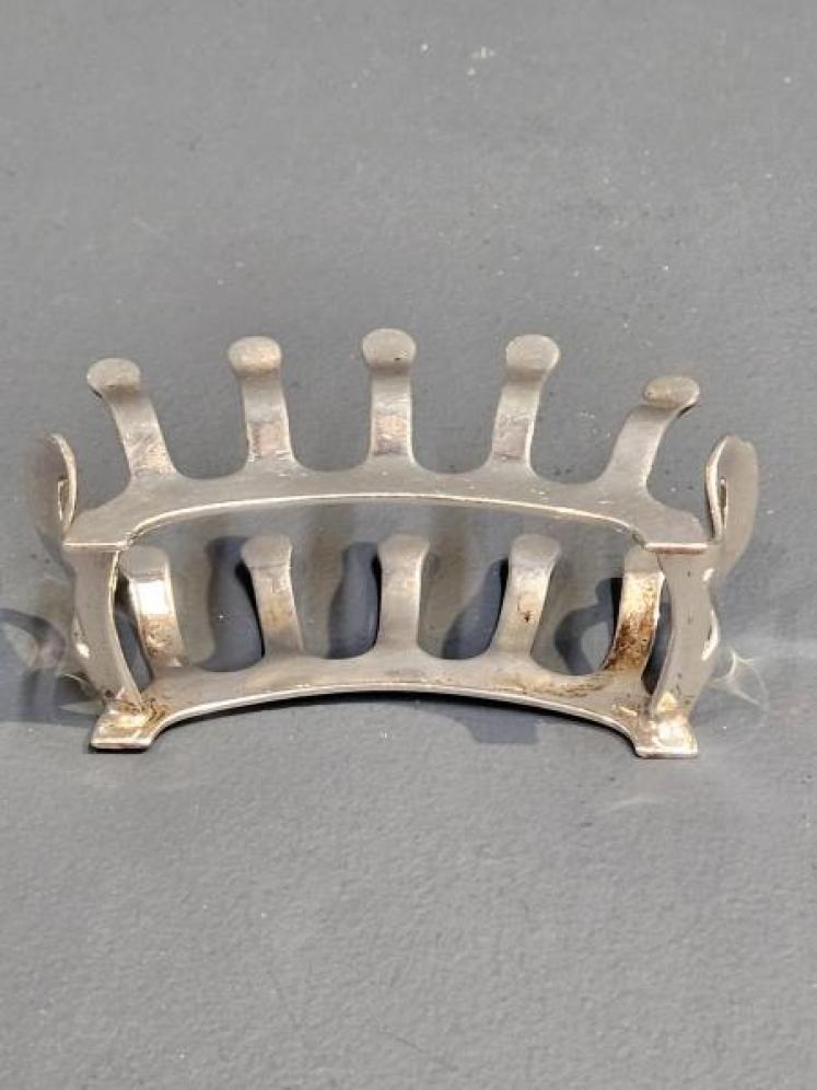 Unusual Silver Wishbone Toast Rack - Image 6