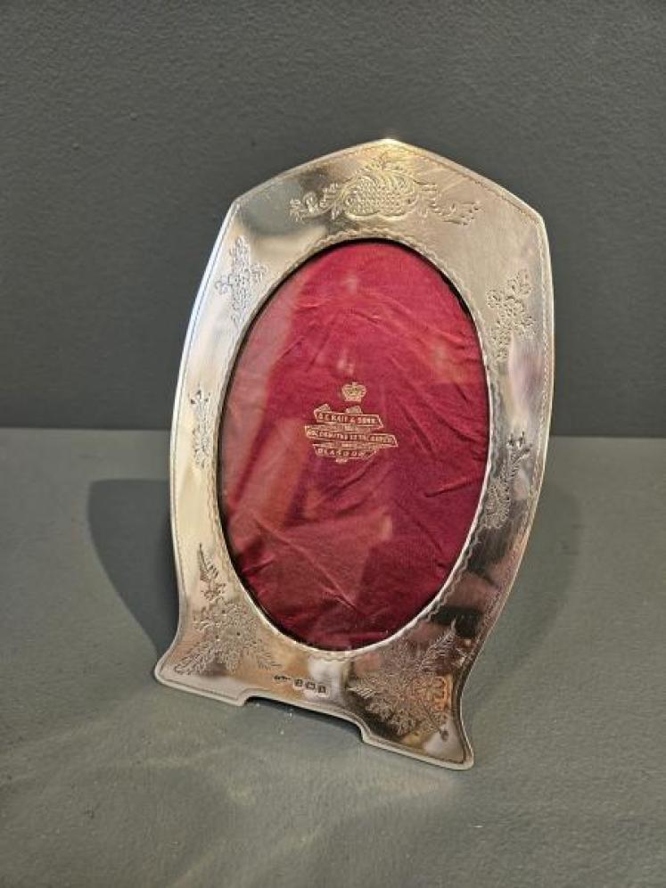 Superb Edwardian Engraved all Silver Photo Frame  - Image 2