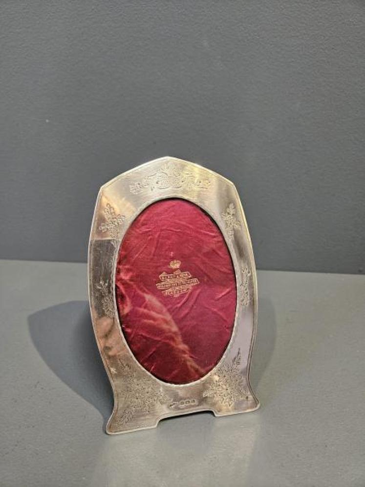 Superb Edwardian Engraved all Silver Photo Frame  - Image 4