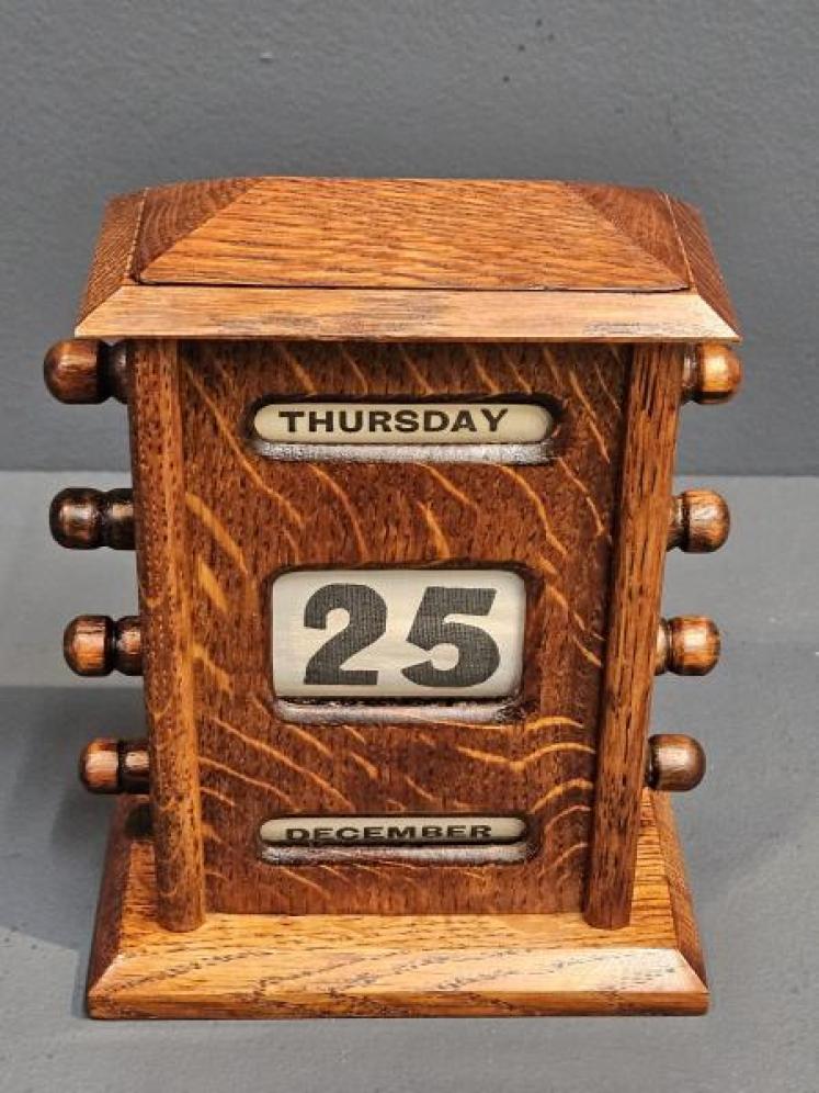 Edwardian Oak Perpetual Calendar - Image 3
