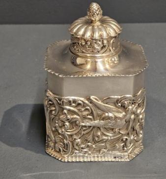 Superb Victorian 5.3 Troy Oz Silver Tea Caddy by William Comyns