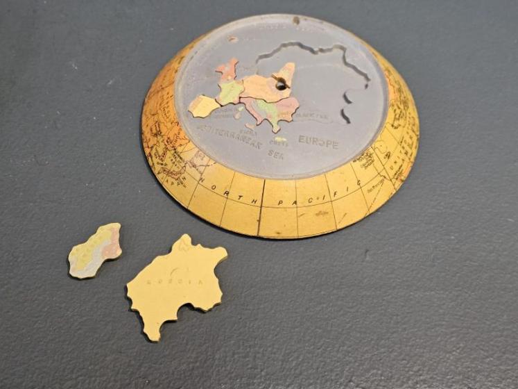 Rare 1920's Geographic Educator Jigsaw Globe  - Image 5