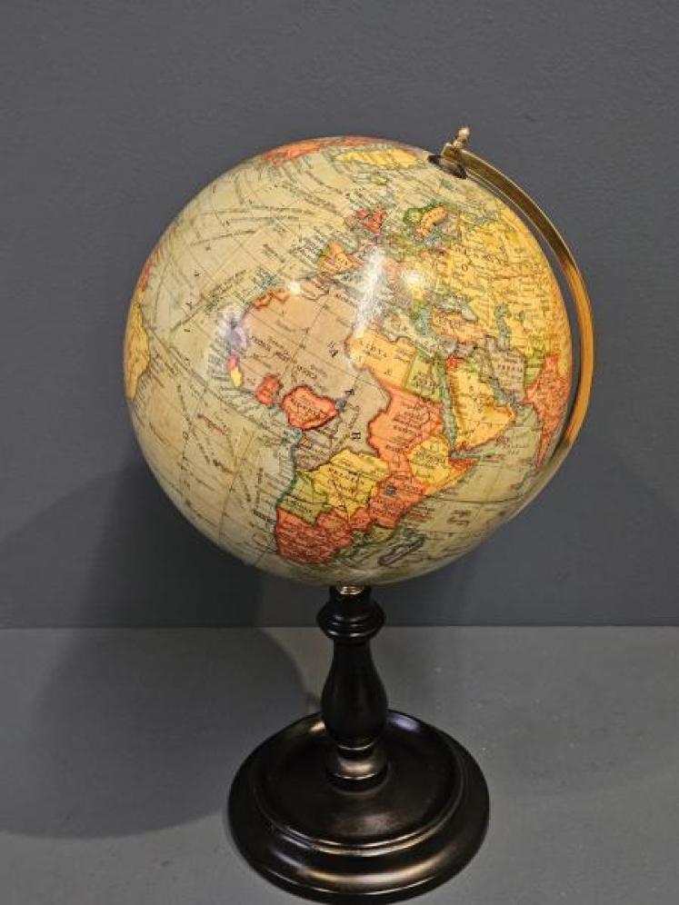 1930's Geographia 8" Paper Mache Globe - Image 2