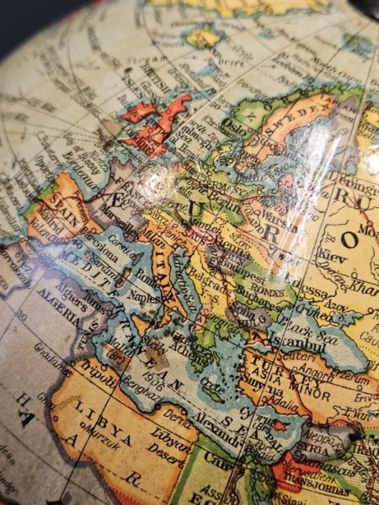 1930's Geographia 8" Paper Mache Globe - Image 6