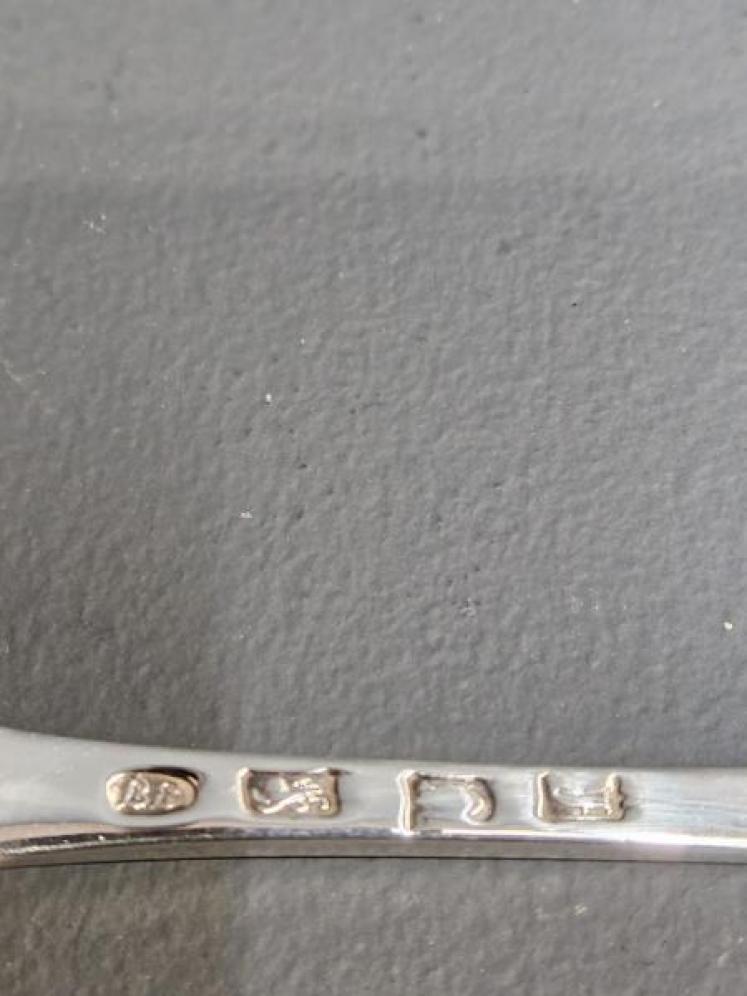 Pair of Edwardian 3.8 Troy oz Silver Serving Spoons - Image 5