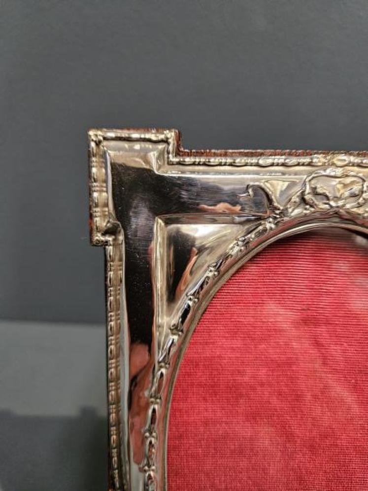 Early George V Embossed Silver Photo Frame - Image 2