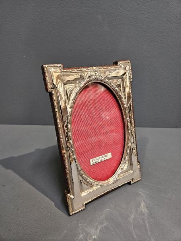 Early George V Embossed Silver Photo Frame - Image 3