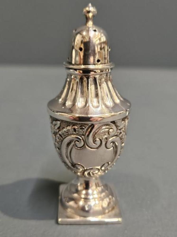 Pair of Victorian Silver Peppers - Image 5