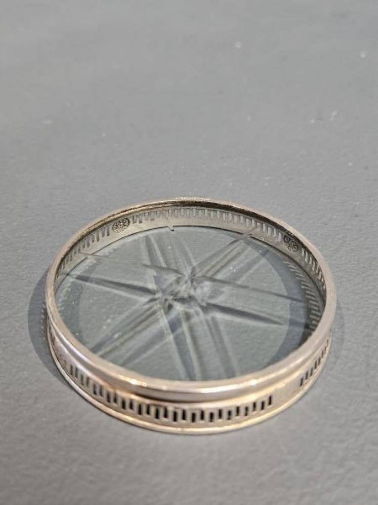 Set of 4 Crystal and Silver Glass Coasters - Image 5