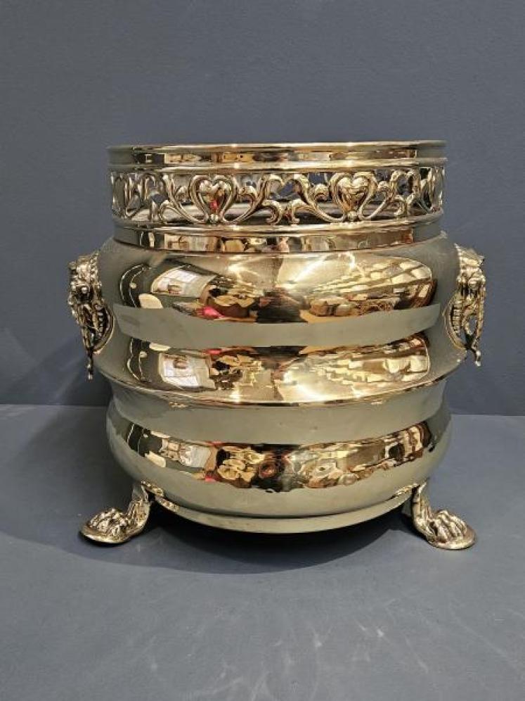 Large Victorian Brass Planter - Image 4