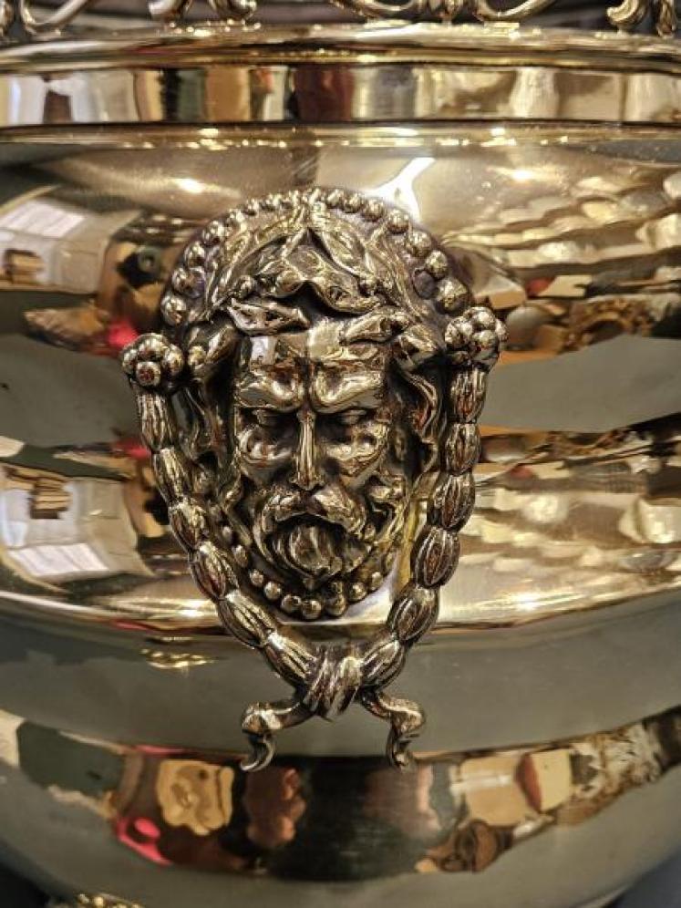Large Victorian Brass Planter - Image 5