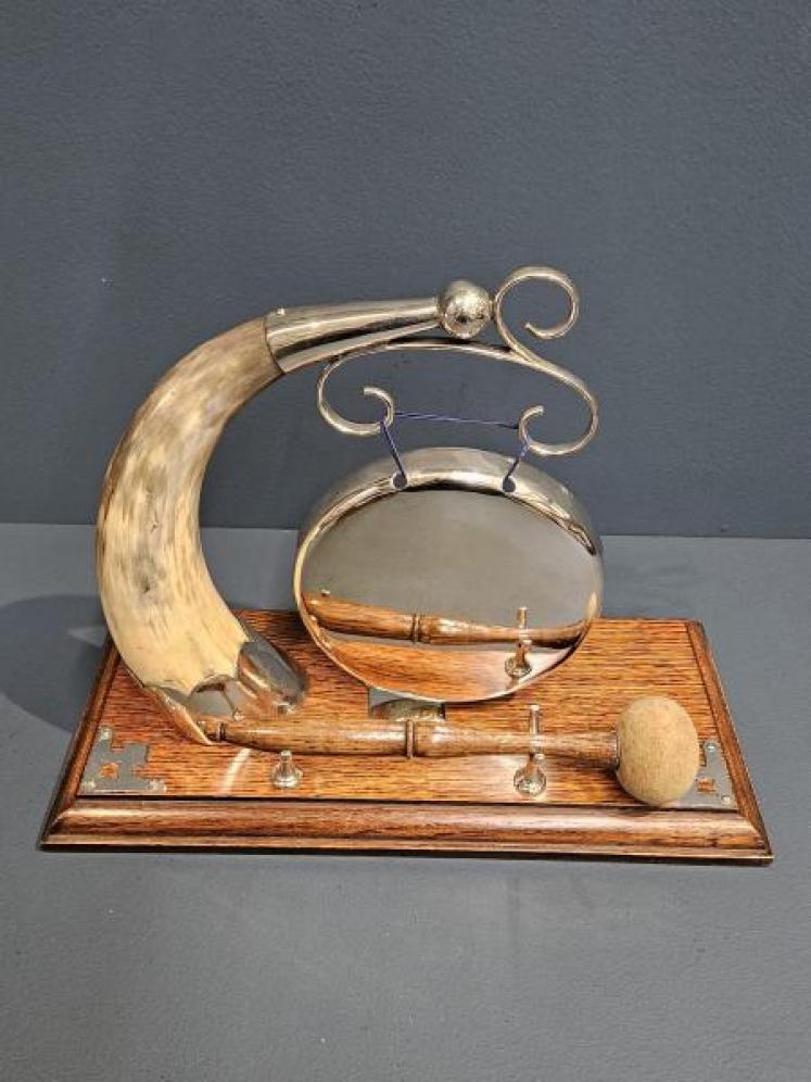 Victorian Silver Plated and Cow Horn Dinner Gong  - Image 3
