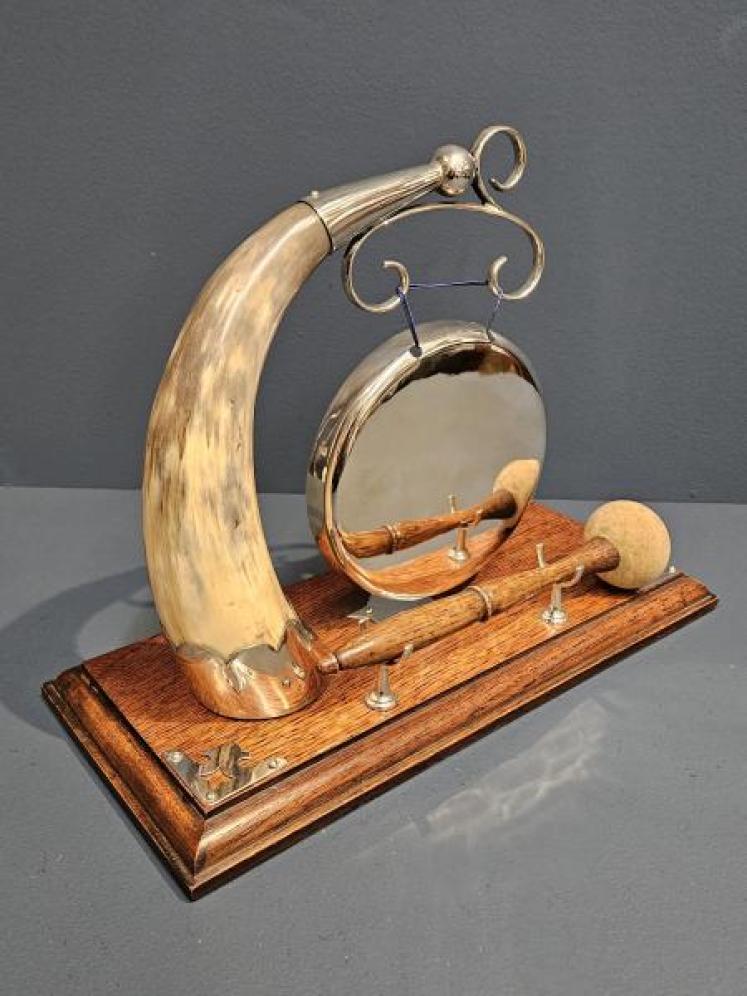 Victorian Silver Plated and Cow Horn Dinner Gong  - Image 4