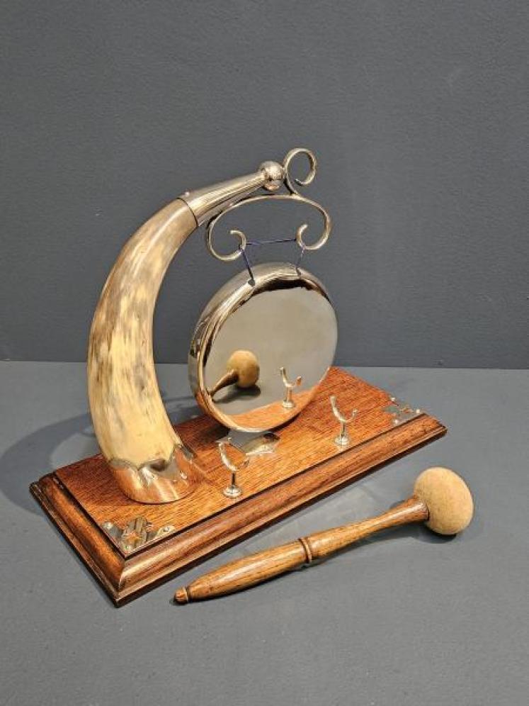 Victorian Silver Plated and Cow Horn Dinner Gong  - Image 5