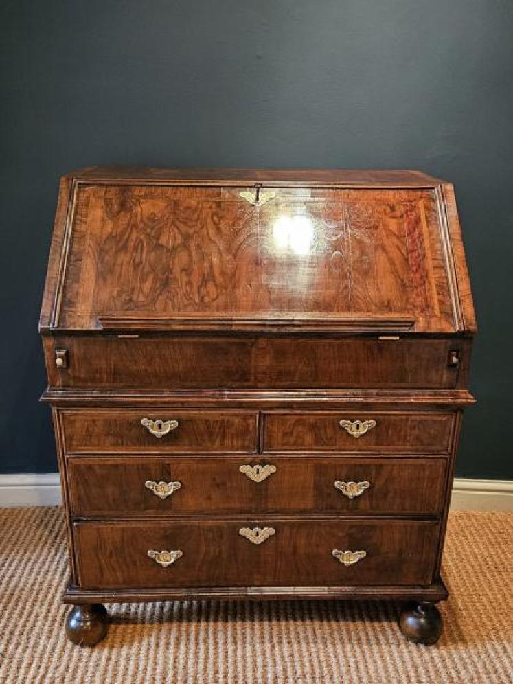 George I Walnut Bureau - Image 2