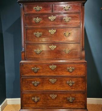 Outstanding Quality George III Mahogany Chest on Chest