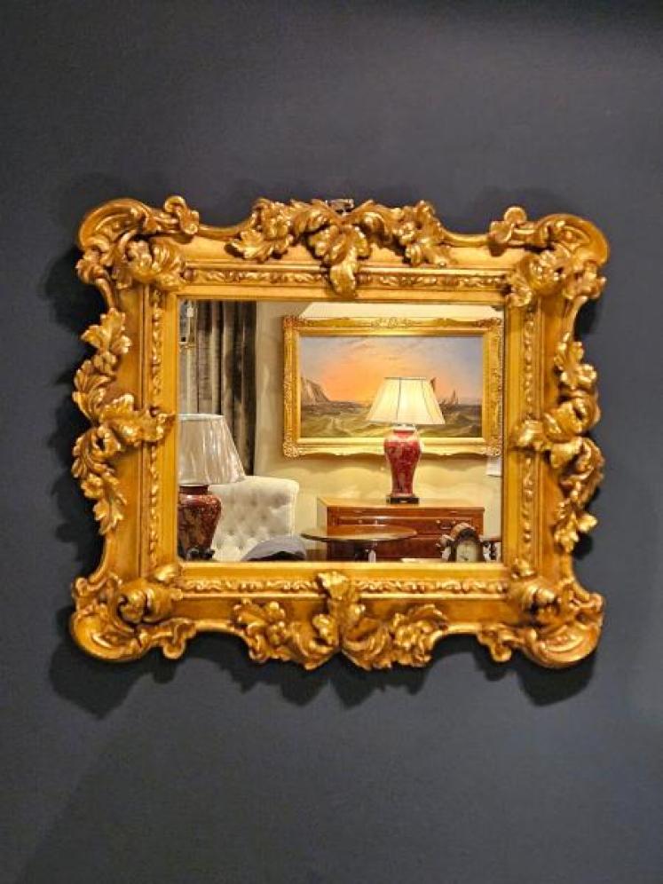 Small Early Victorian Timber Gilt Mirror - Image 4