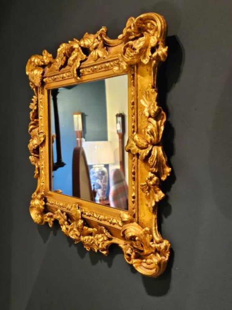 Small Early Victorian Timber Gilt Mirror - Image 5