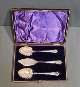 Fine Quality Victorian Engraved Silver 3 Piece Jam Serving Set