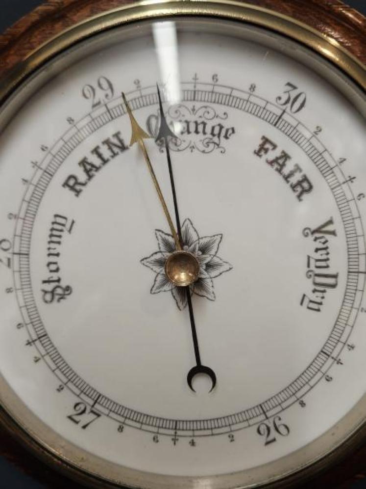 Victorian Oak Cased Aneroid Barometer - Image 4