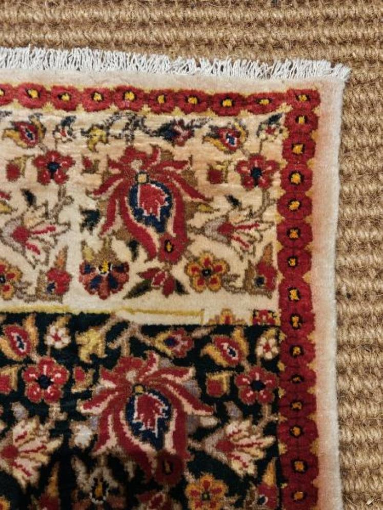 Square Sarouk Persian Pure Wool Rug  - Image 2