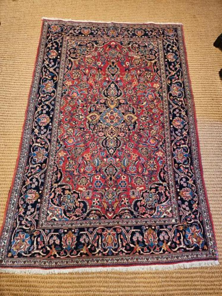 Superb Quality Persian Pure Wool Rug  - Image 4