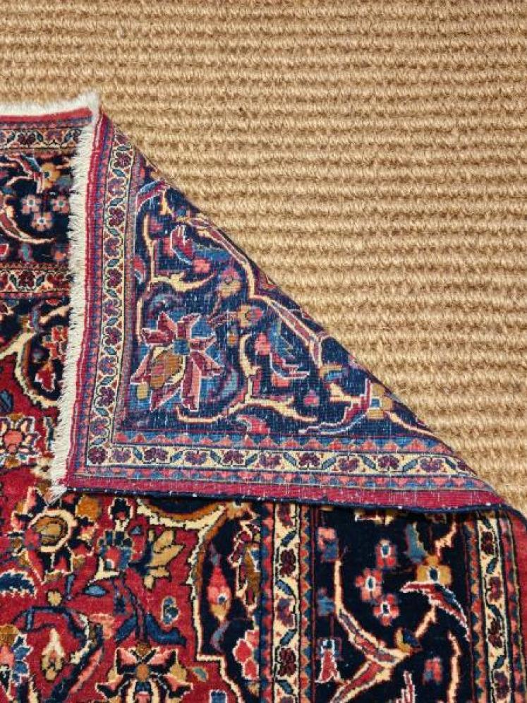 Superb Quality Persian Pure Wool Rug  - Image 6