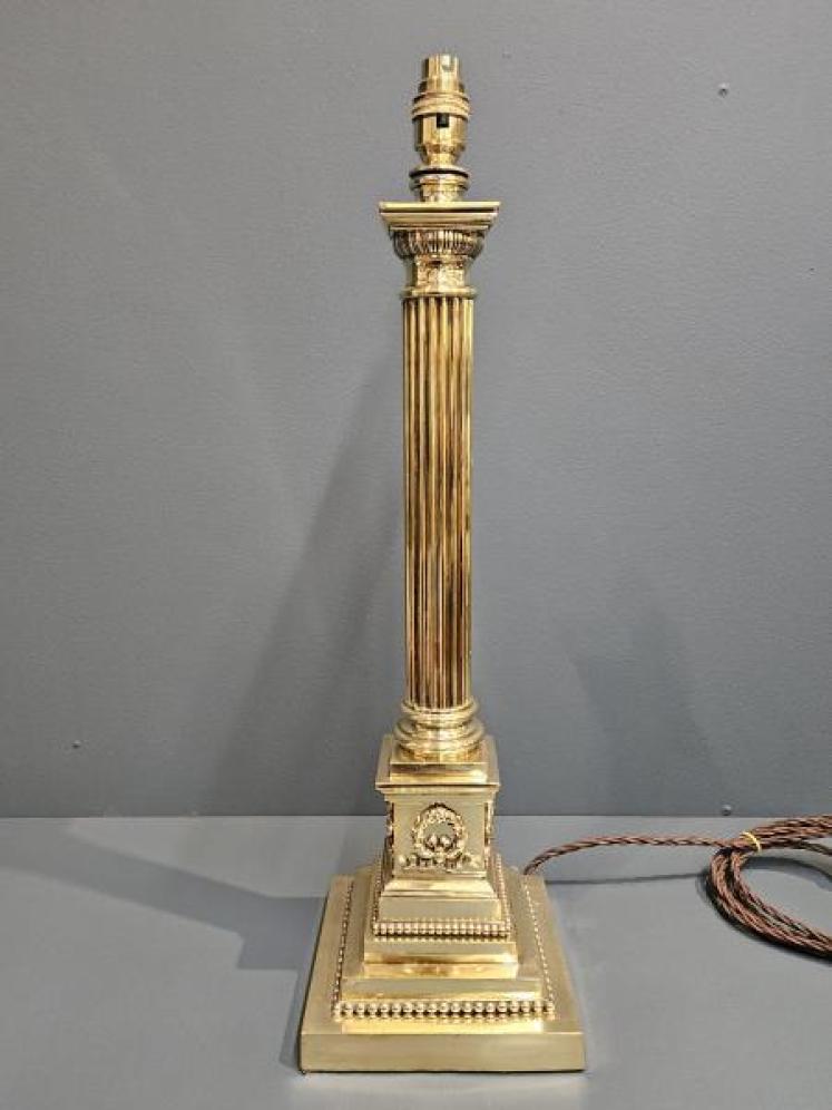 Superb Quality Edwardian Brass Corinthian Column Table Lamp - Image 2