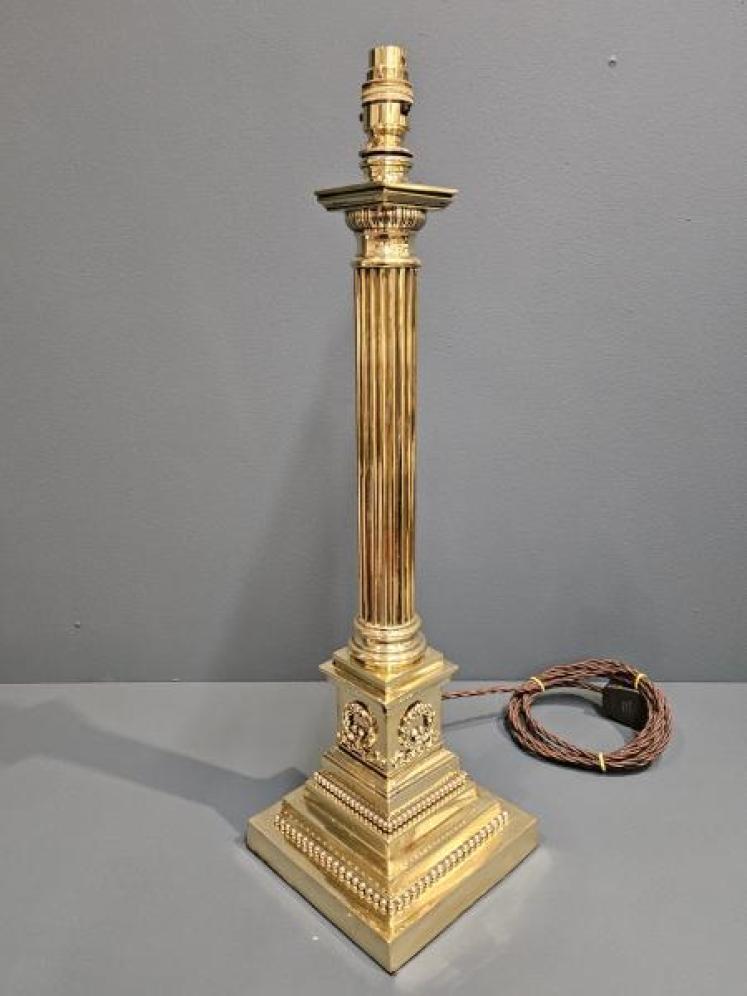Superb Quality Edwardian Brass Corinthian Column Table Lamp - Image 7