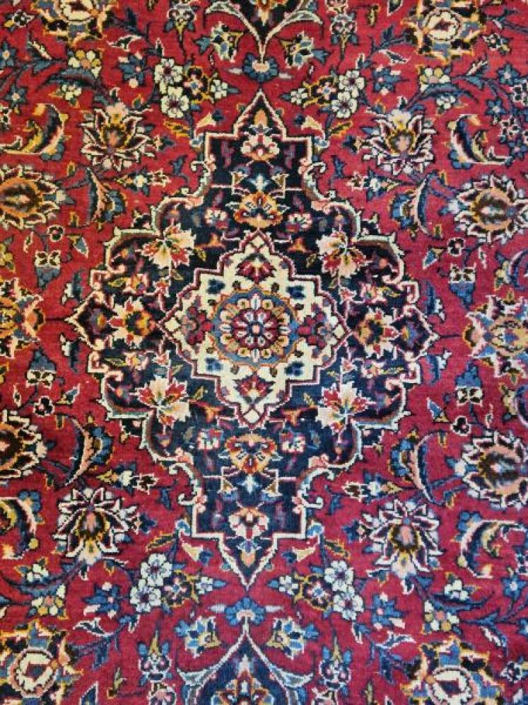 Fine Quality Persian Pure Wool Rug - Image 2