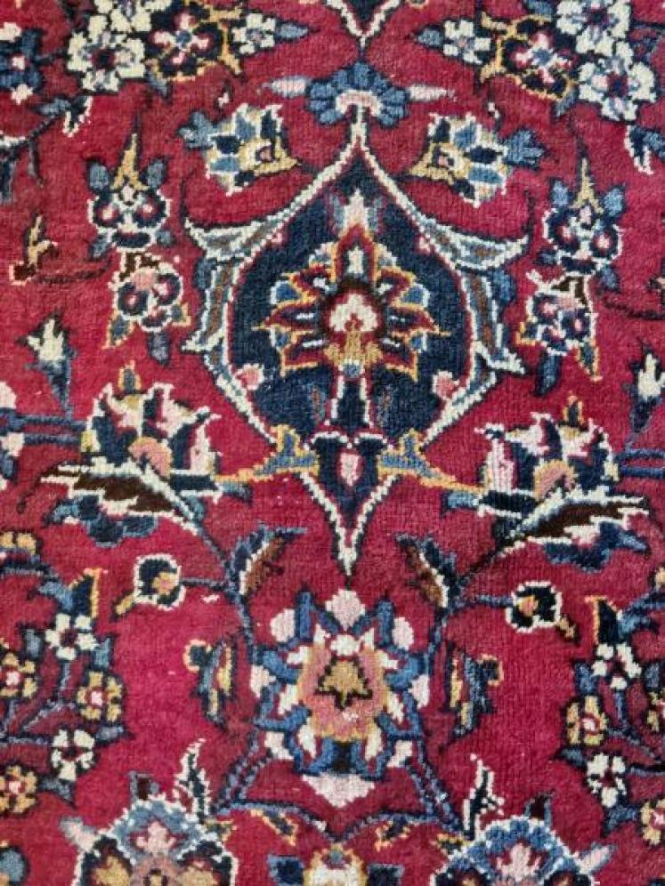 Fine Quality Persian Pure Wool Rug - Image 5