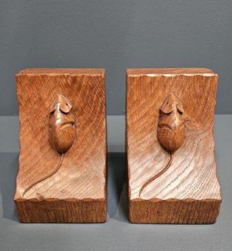 Rare Mouseman Scalloped Edge Book Ends