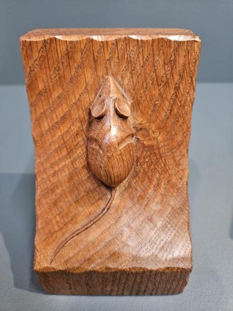 Rare Mouseman Scalloped Edge Book Ends - Image 4