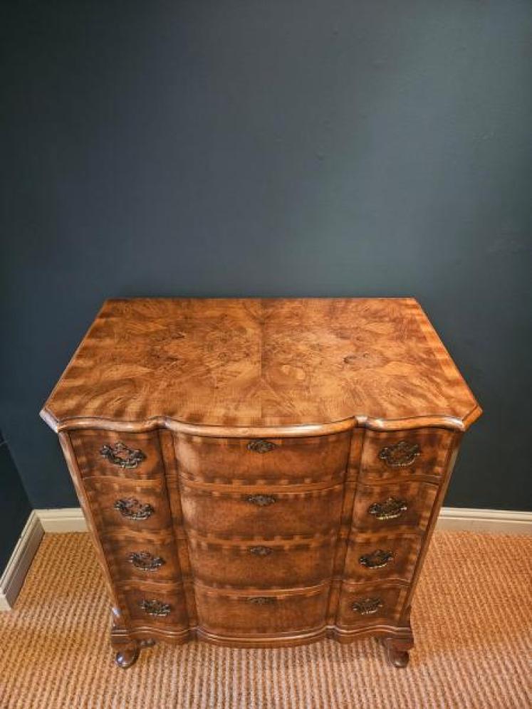 Waring & Gillow Walnut Chest of Drawers - Image 4