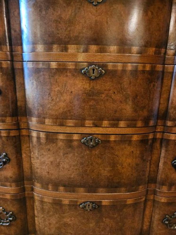 Waring & Gillow Walnut Chest of Drawers - Image 5