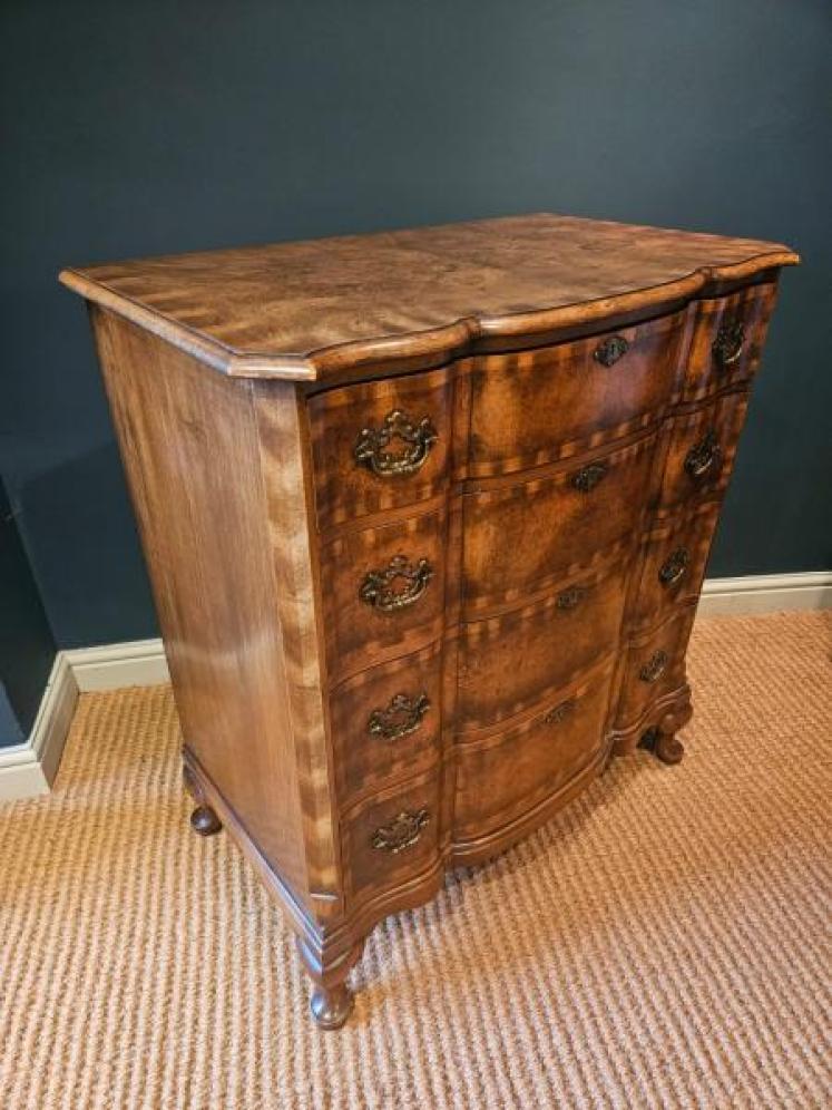 Waring & Gillow Walnut Chest of Drawers - Image 7
